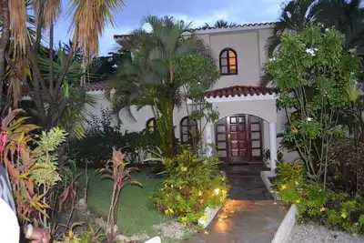 Image de Escapade privée de 6 Br Villa avec équipements de villégiature