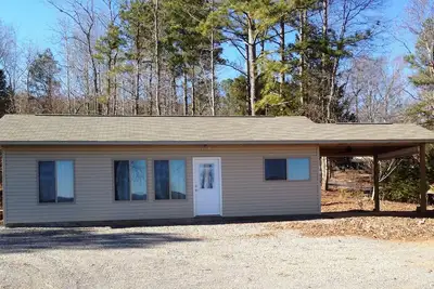 Image de Hilltop Hideaway! Cabines les plus propres ~ Port couvert pour bateau avec alimentation - Wifi - Animaux domestiques