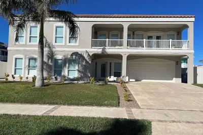 Image de Grand Pour La RÉUNION De Famille! 7br / 5. 5ba, Piscine Chauffee, Jacuzzi, Table De Billard