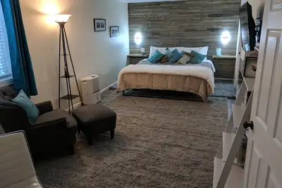 Image de Nouvellement rénové, 2 chambres w / entrée privée, 1. 2 miles du centre-ville d'Asheville!