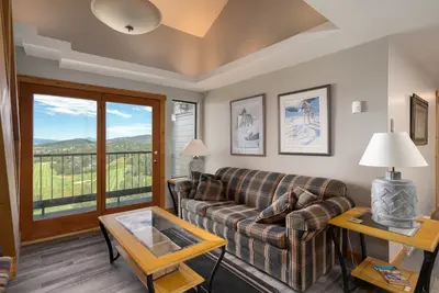 Image de Magnifique Condo Steamboat avec une vue imprenable sur un balcon privé!