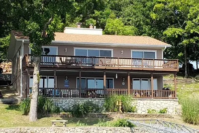 Image de Magnifique lac avant. Animaux acceptés. Quai privé. Escapade en famille. Lac Ozarks.