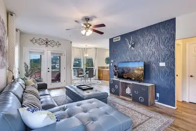 Image de Magnifiquement Condo Regal Lake Travis Island avec vue sur le lac!