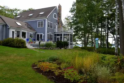 Image de Dramatic Oceanfront House w \/ Private Swimming Cove & Dock