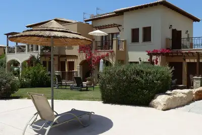 Image de Appartement de luxe 1 chambre au bord de la piscine à Aphrodite Hills Resort Kouklia