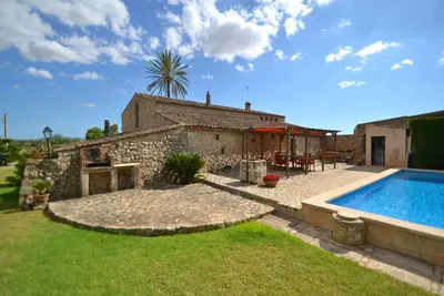 Image de Ferme Ă Majorque avec piscine et vue