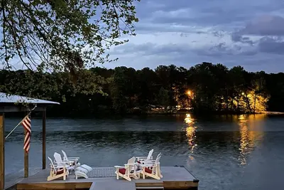 Image de Bayou Lodge and Guesthouse 11 br 9 ba pour les réunions, les jours de match ou une grande retraite