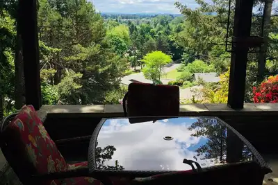 Image de Spacieux avec une vue imprenable, à quelques minutes de Uo et Autzen.