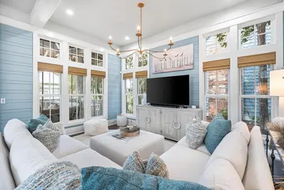 Image de Récemment rénové 3 Br Accueil W / piscine privée