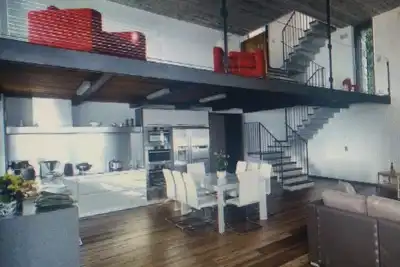 Image de Moderne Violet House - La villa offre une vue spectaculaire sur le lac de CĂ´me