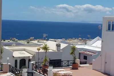 Image de Appartement spacieux avec vue sur la mer et la piscine 2 chambres, wifi
