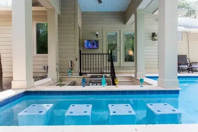 Image de Swim up Bar, Piscine chauffée Vélo / promenade 2 Plage Rénovée Nouvelle Liste