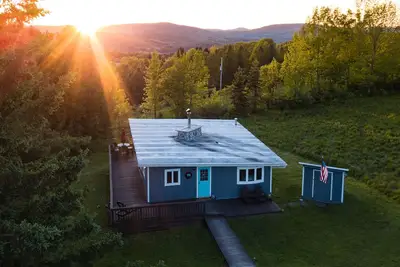 Image de Cabine confortable avec de superbes vues et cheminée!