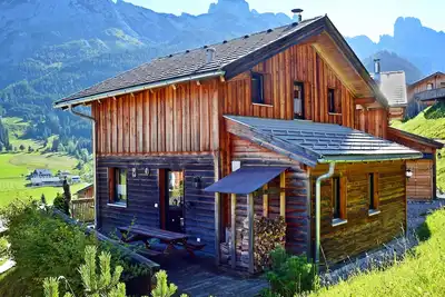 Image de Maison dans endroit de rêve, vue grandiose sur la Bischofsmütze