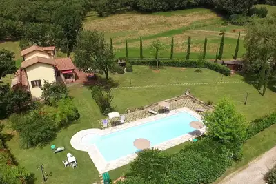 Image de Villa vacances en Toscane avec piscine, 7 chambres\/ bain, jardin, cuisine, A. C.