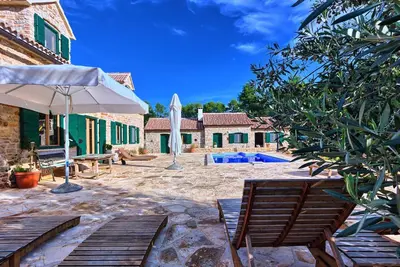 Image de Finca Hvar - 3 maisons individuelles, 5 chambres, vélos pour tous et piscine