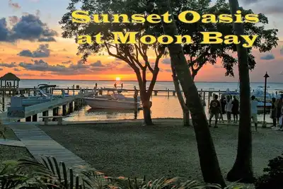 Image de Sunset Oasis at Moon Bay-parfait emplacement de maison, vue sur la baie