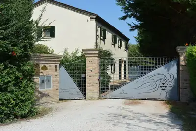 Image de Raffinée Maison de campagne pres de Venise avec grand parc et parking.