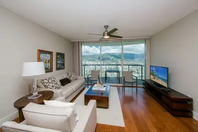 Image de Luxury Living Ă l'Allure Ă Waikiki