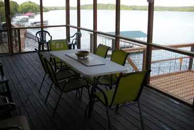 Image de Bois et cabine d'eau sur le lac Kentucky - Tennessee