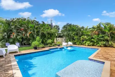 Image de Rabais Janvier 2020 - DÉCOR Stellar, Plage, VÉLOS, Piscine TRÈS PRIVÉE
