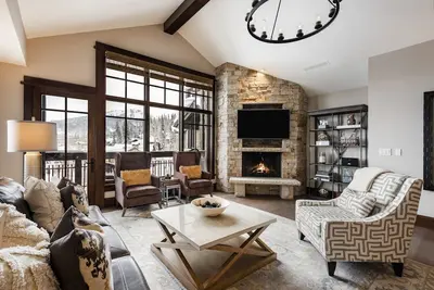 Image de Luxueux Penthouse Ski-In, Ski-Out Arrowleaf avec vue panoramique