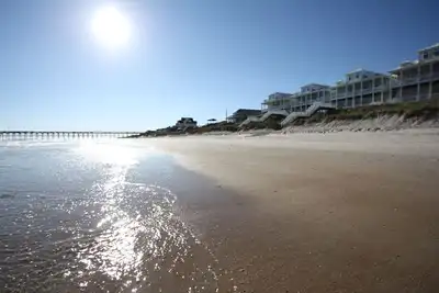 Image de Nouvelle Annonce - Luxury Premium Oceanfront 4/5 Br Home, Pool, Elevator, Surf City