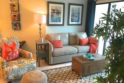Image de Paradise-Anglers Cove Waterfront Designer Condo