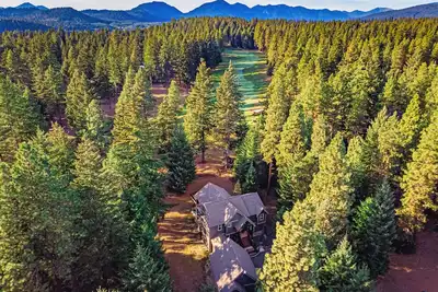 Image de Suncadia Luxury Fun View Home sur le parcours de golf avec bain Ă remous