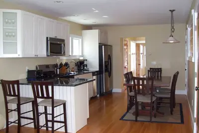 West End Spacieux Condo Pet Friendly avec Waterviews