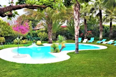 Image de \"All Nature\"- 15 min aeroport. 25 min Valencia. Couchages 16+3