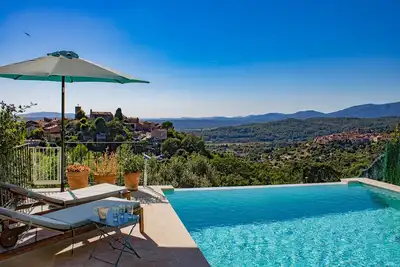 Image de Villa de rêve (150m²) \/ 3 chambres \/ Vue panoramique, Piscine chauffée en saison