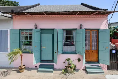 Image de Charmed History- Treme Creole Cottage à un pâté de maisons du quartier français