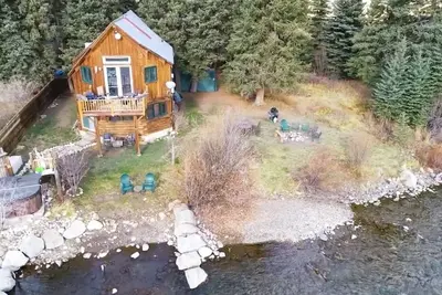 Image de Super endroit pour pêcher à 11 km de Cb. Cabine riveraine privée qui est chien amical