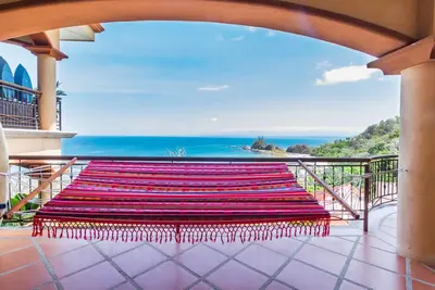 Image de Grand 3 Br Condo, une vue incroyable, les familles, 5 min à pied de la plage spectaculaire