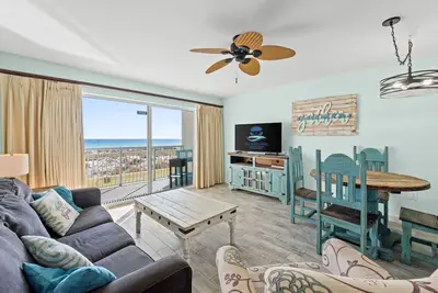 Image de Hou La La! Entièrement Rénové! Direct Beachfront! Unité de Luxe 113! Magnifique!