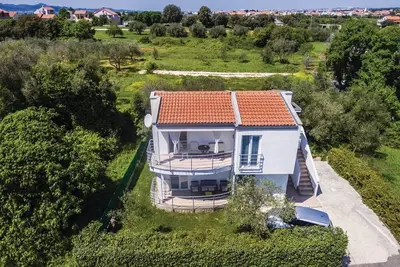 Image de Maison de vacances spacieuse Ă Bibinje avec jardin