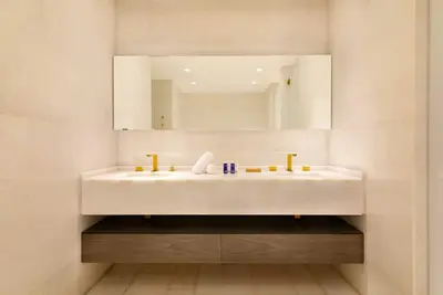 Image de Maison Privee - Luxury Sea View Apt in Five Resort on The Palm