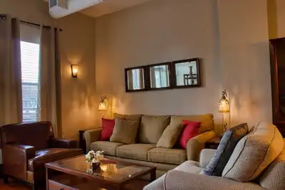 Image de Condo au troisième étage avec une vue imprenable sur le centre-ville d'Asheville