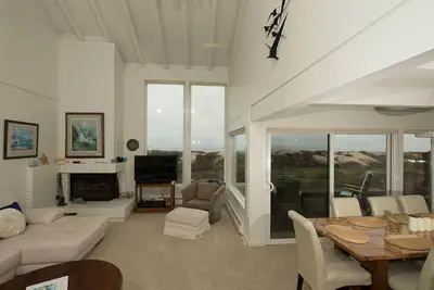 Image de Monterey Dunes Beachfront, Sable, Surf - Réservez sans attendre - Confirmation immédiate