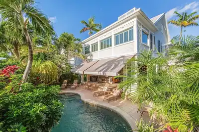 Image de << Noona'S Mansion @ L'Annexe >> Grand Private Home & Pool + Derniers Services CLÉS. . .