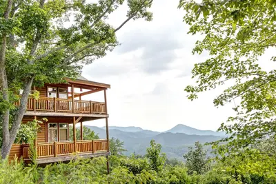 Image de Laissez Le Monde DERRIÈRE & Begin Votre Escape Majestic Dans Les Smokies