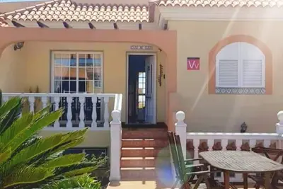 Image de Emplacement Fantastique, Wifi, Piscine chauffée privée - * Nouvel An Disponible *