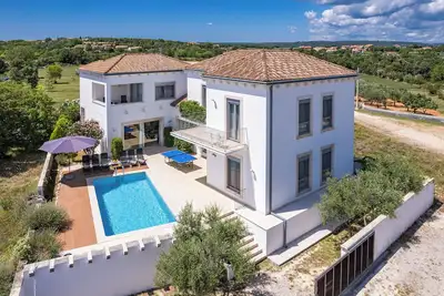 Image de Villa luxueuse et paisible d'Istrie avec piscine idéale pour les familles