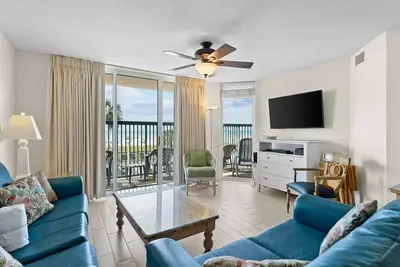 Image de Grande Oceanfront Condo - Récemment remis à neuf! ! ! Grands Équipements Piscine! ! !