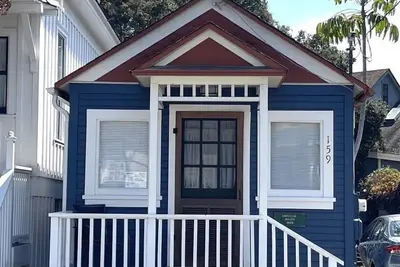 Image de Une petite maison - Pacific Grove Bungalow - Small is Beautiful