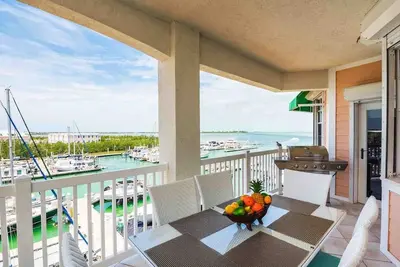 Image de << Sunset Dreams @ Florida Bay >> Condo de luxe \/ Pool & Spa + Derniers Services CLÉS. . .