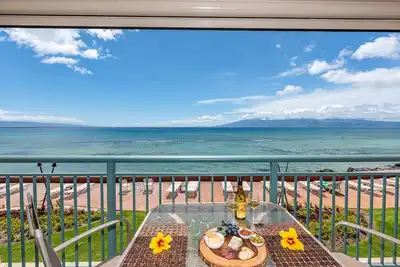 Image de Makani Sands # 206 1brmCondo front de mer avec balcon sur l'océan