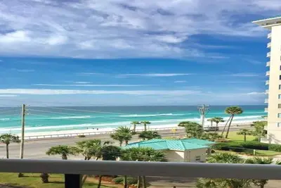Image de Wow Sale! 4 / 23-5 / 1 179 $ / N! Plage libre Srvc! Piscine chaufee! Magnifique! Vues du golfe!