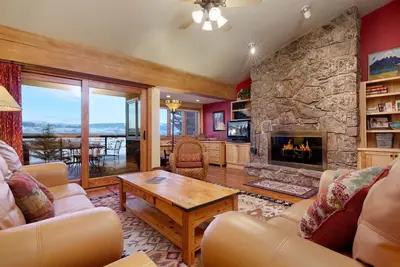 Image de Slopeside 4 chambres avec Mountain Lodge Decor - Très proche de la base